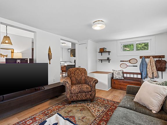 5th image of 3137 Donald Dr