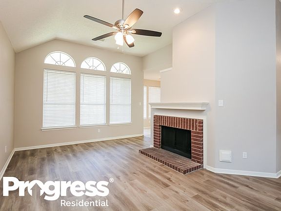 3rd image of 111 Settlers Creek Dr