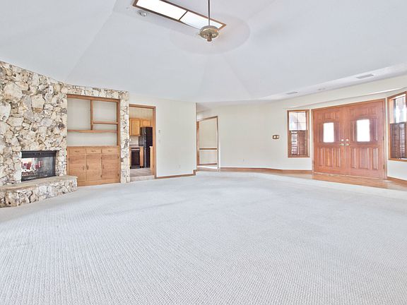 3rd image of 348 Needles Ct