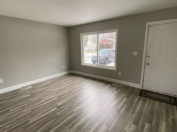 5th image of 1407 Andrea St