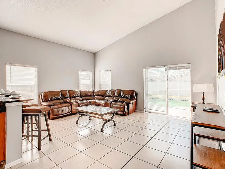 101 Bloomingdale Dr — Photo 40