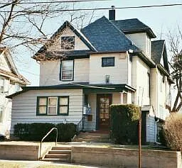 624 N Linn St #1A — Photo 1
