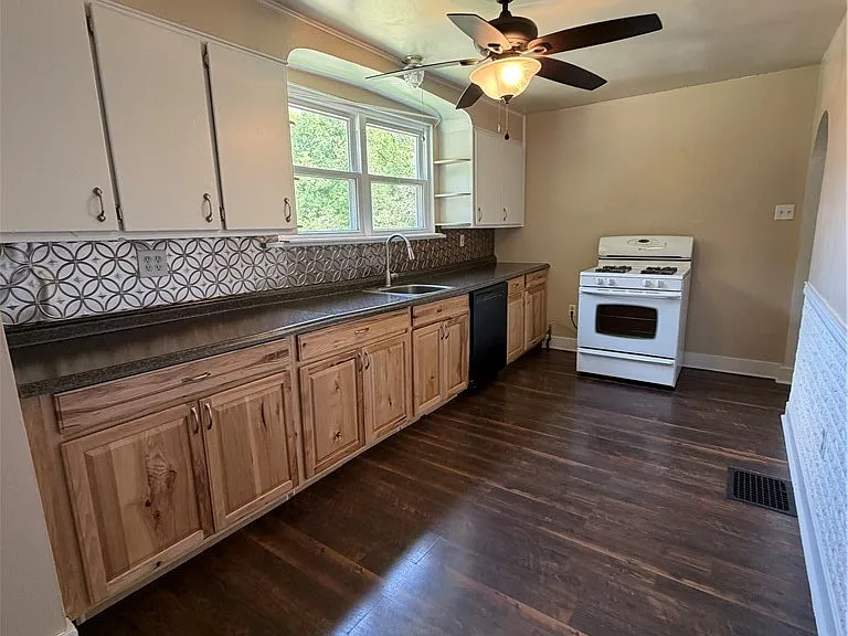 1140 Chapel Rd — Photo 10