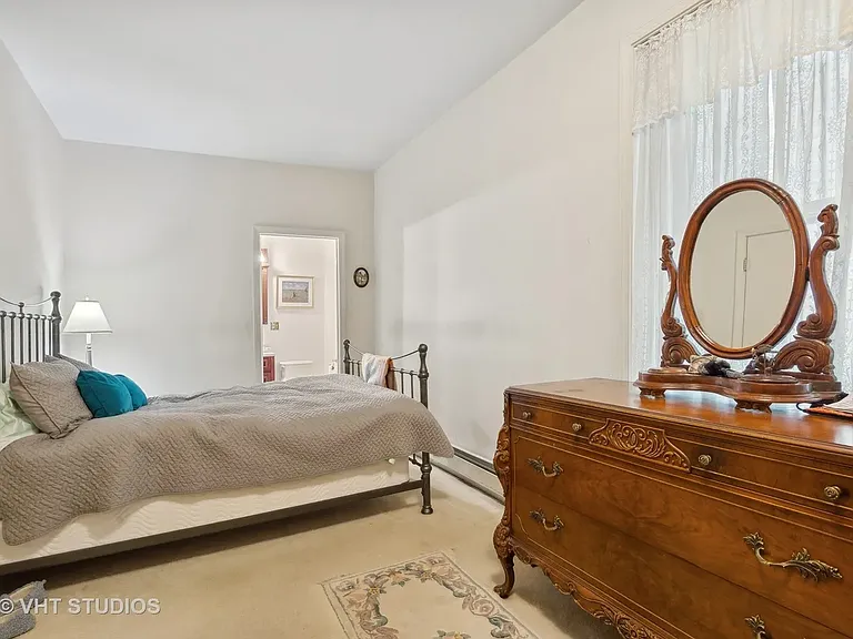 6323 N Wayne Ave #1 — Photo 3