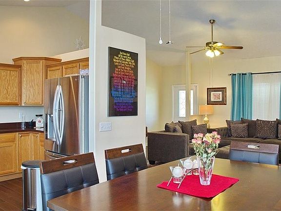 5th image of 916 SE Odonnell Ln