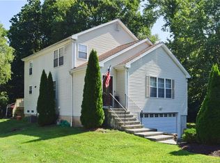 37 Pauline St, Trumbull, CT 06611