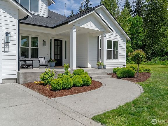 4th image of 10915 60th Street NE