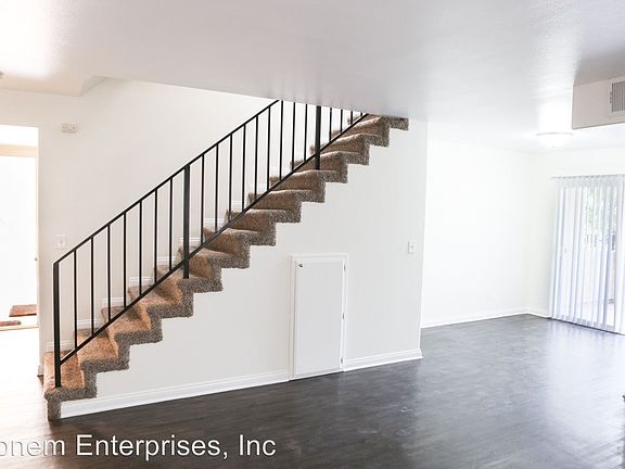 3rd image of 14359 Haynes St APT 6