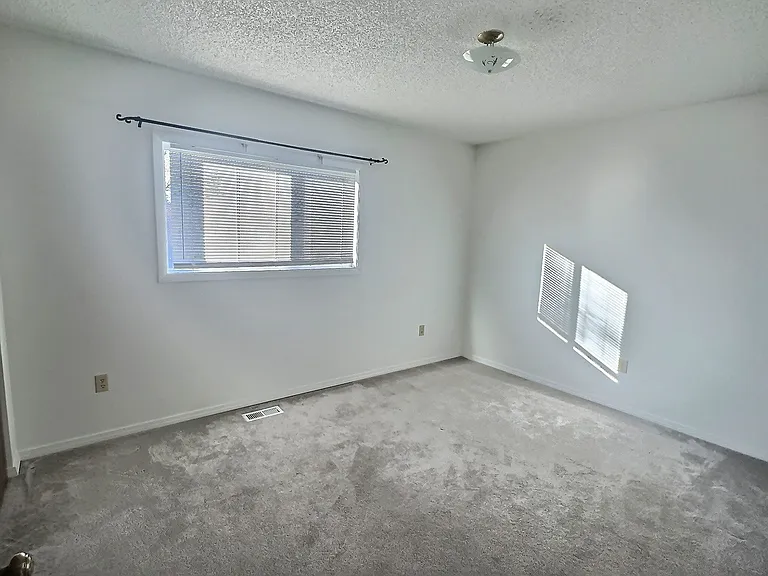11801 Suncrest Dr — Photo 3