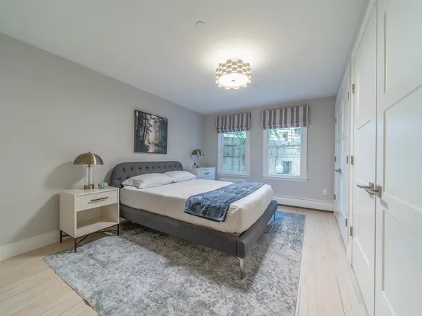 407 East 12th Street image 8 of 12