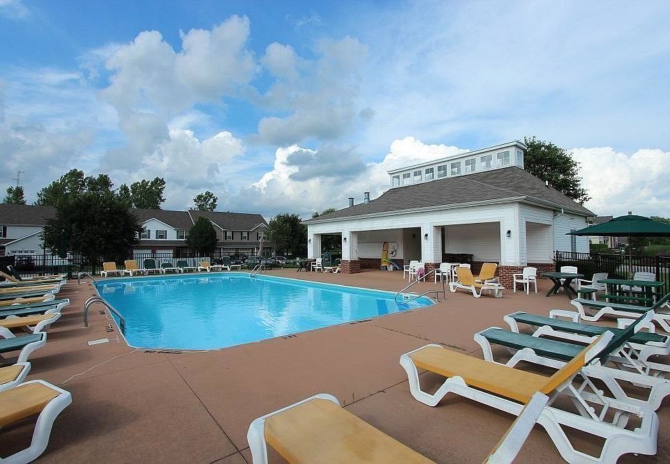 Pickerington Pointe Condo - Pool