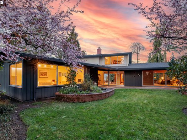 1685 Skyline Blvd, Eugene, OR 97403
