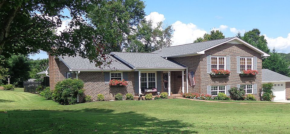 1st image of 720 Eblen Cir