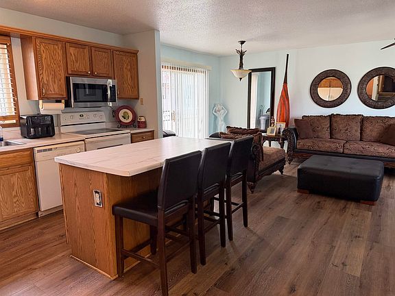 5th image of 714 Quincy St