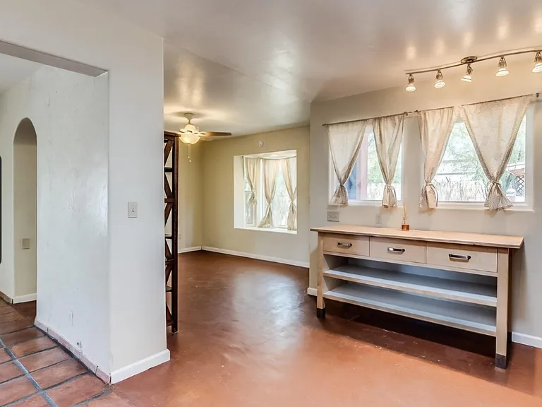 3913 E Montecito St — Photo 9