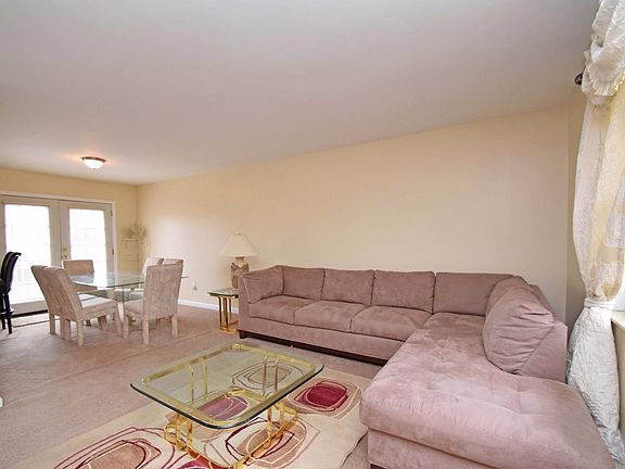 3rd image of 1807 Fullerton Dr