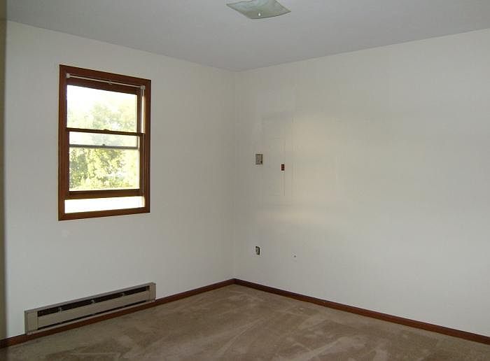 2nd image of 127 Hufnagle Dr