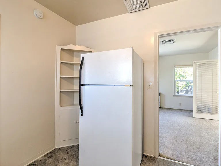 1320 1/2 E Colton Ave — Photo 7