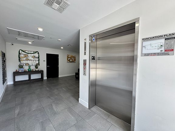3rd image of 4383 N Sepulveda Blvd #201