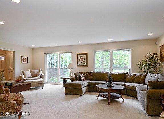 3rd image of 3925 Medford Cir