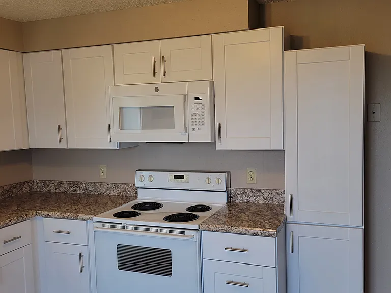 2224 W Foothills Dr #3 — Photo 9