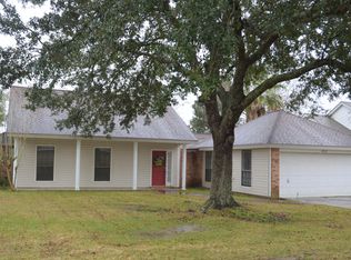 400 Kirkwood Ln, Youngsville, LA 70592