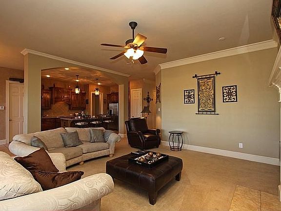 3rd image of 612 King Lionel Ln