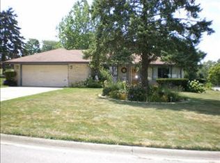 1201 Hillcrest Rd, Rockford, IL 61108