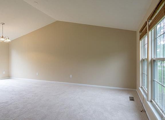 4th image of 4619 Halleys Cir