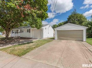 3906 4th St, East Moline, IL 61244