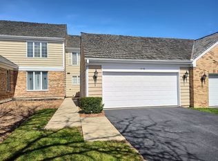 1376 Shire Cir, Palatine, IL 60067