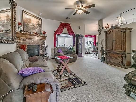 5th image of 2621 SE 97th St