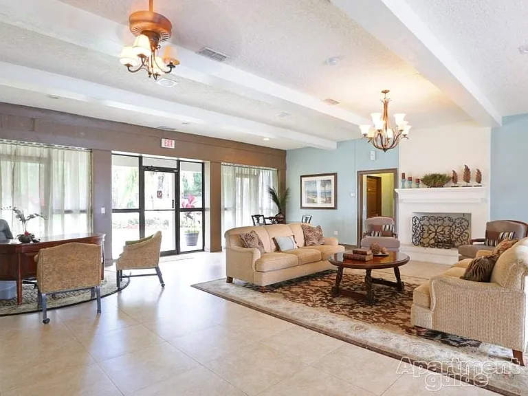 La Aloma Apartments — Photo 14