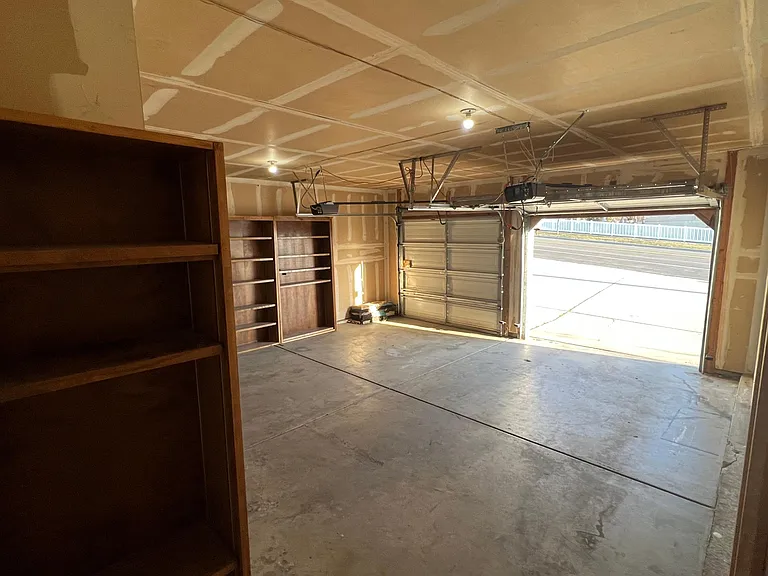 149 E Glover Ln — Photo 5