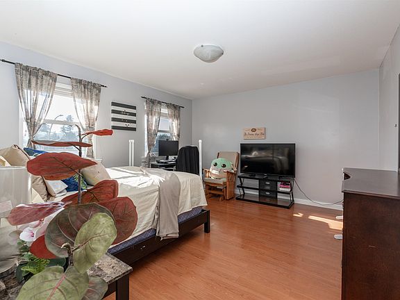 3rd image of 8364 Harris St