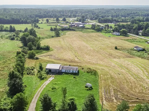 27 Furlong Road, Richmond, ME 04357
