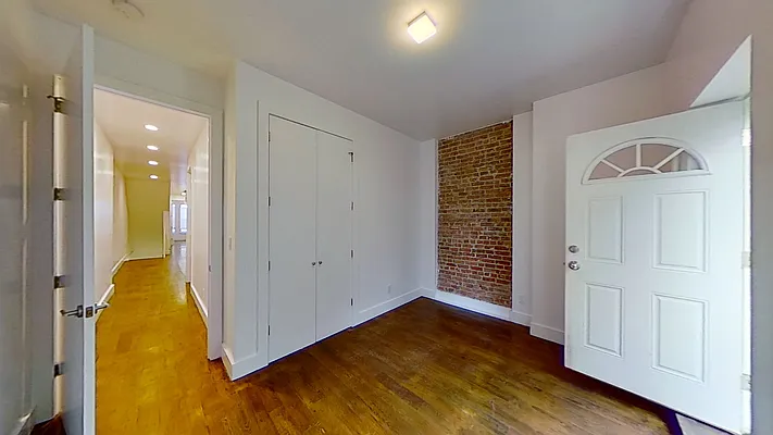 Rented by Bond New York | media 26