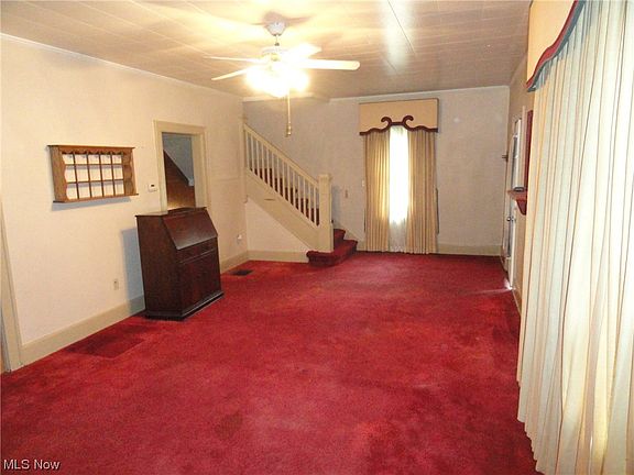 4th image of 915 2nd Ave