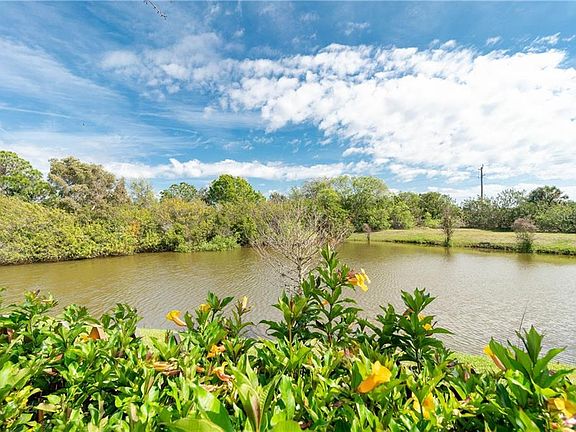 4th image of 2724 Suncoast Lakes Blvd
