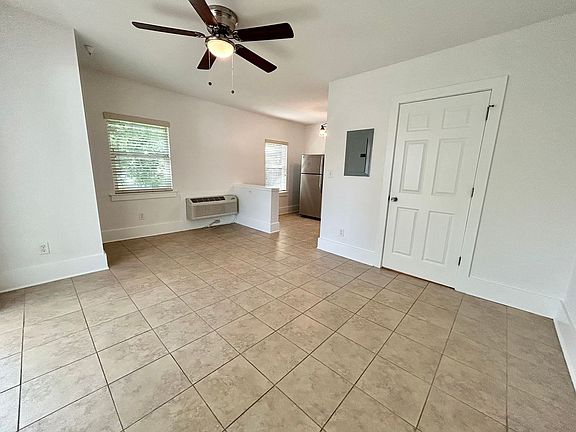 3rd image of 1014 12th Ave N APT 6