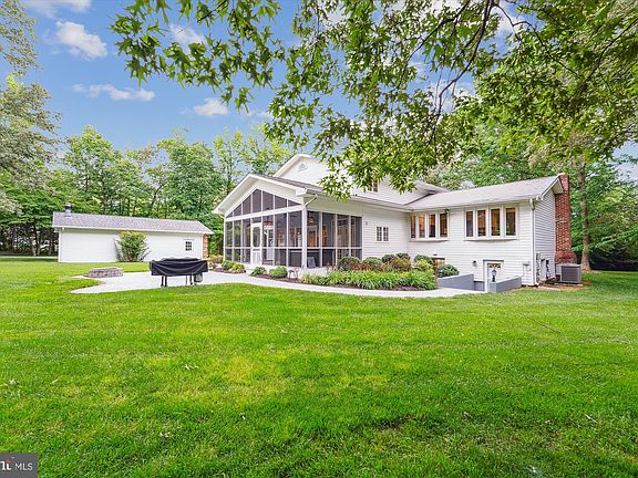 3rd image of 6605 Ellenwood Dr