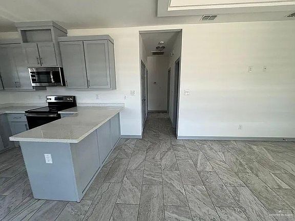 2nd image of 800 N Kentucky St
