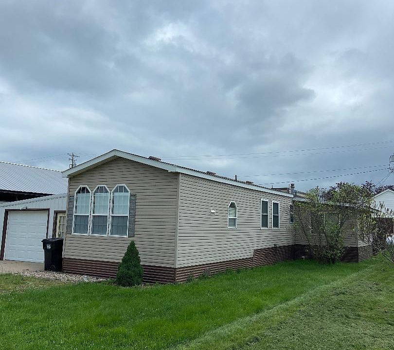 162 Pleasant Ave, New Albin, IA 52160 Zillow