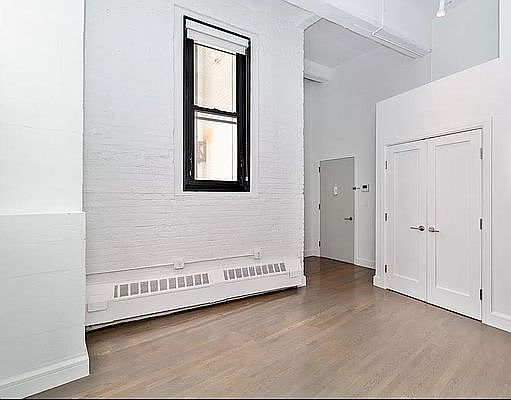 2nd image of 110 Greenwich St #1GS