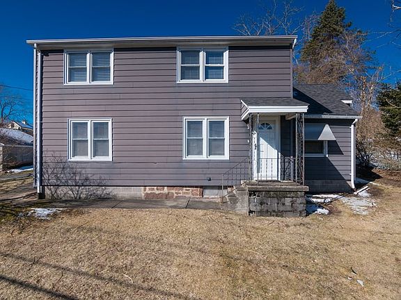 3rd image of 182 Pleasant St