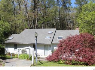 33 Alan Rd, Danbury, CT 06810