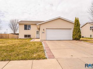 3205 N 7th Ave, Sioux Falls, SD 57104