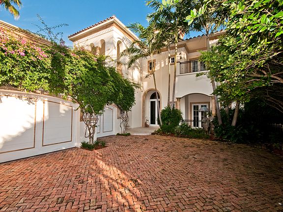 4th image of 4028 Island Estates Dr