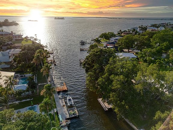 4th image of 5 Shore Dr