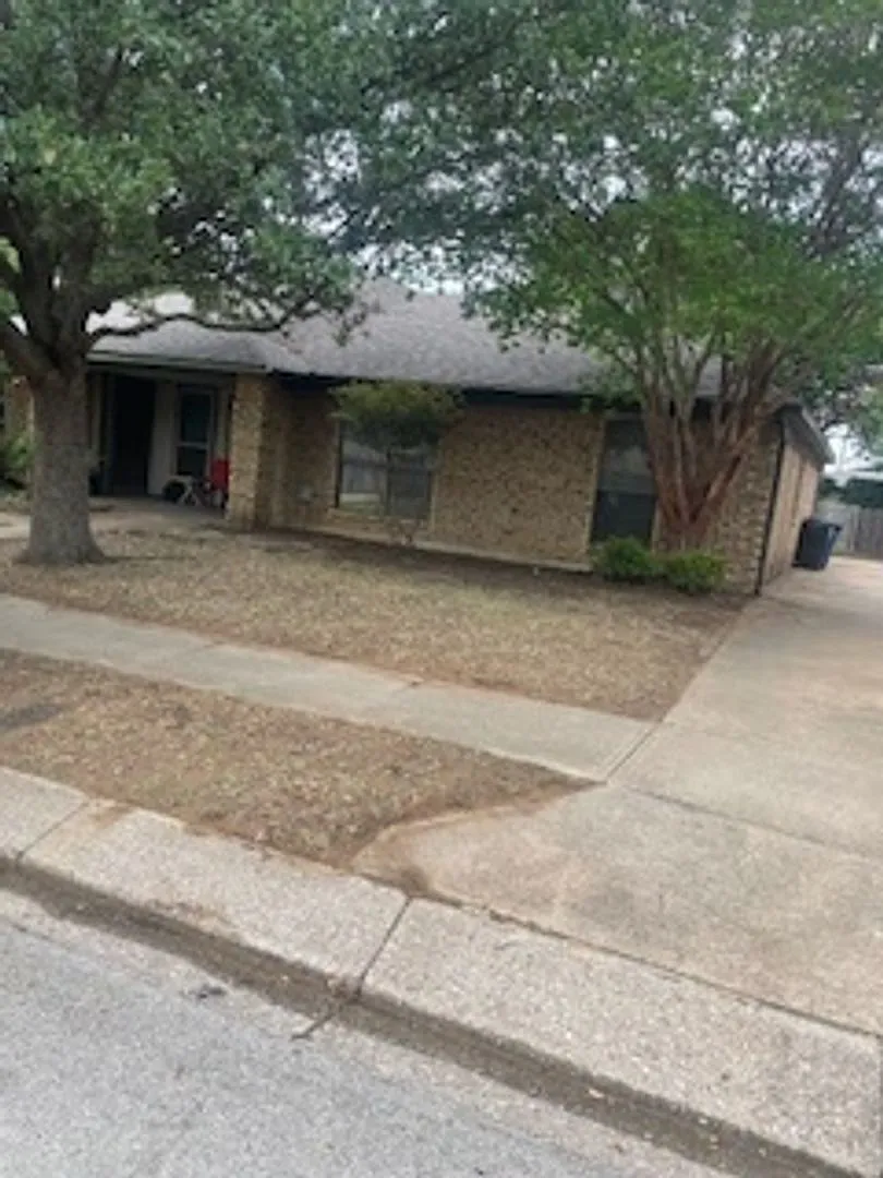 Duplex Coming soon-Grapevine Colleyville ISD — Photo 1